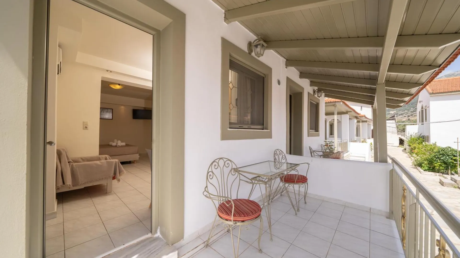 Makis Village-Apartments Agia Efimia