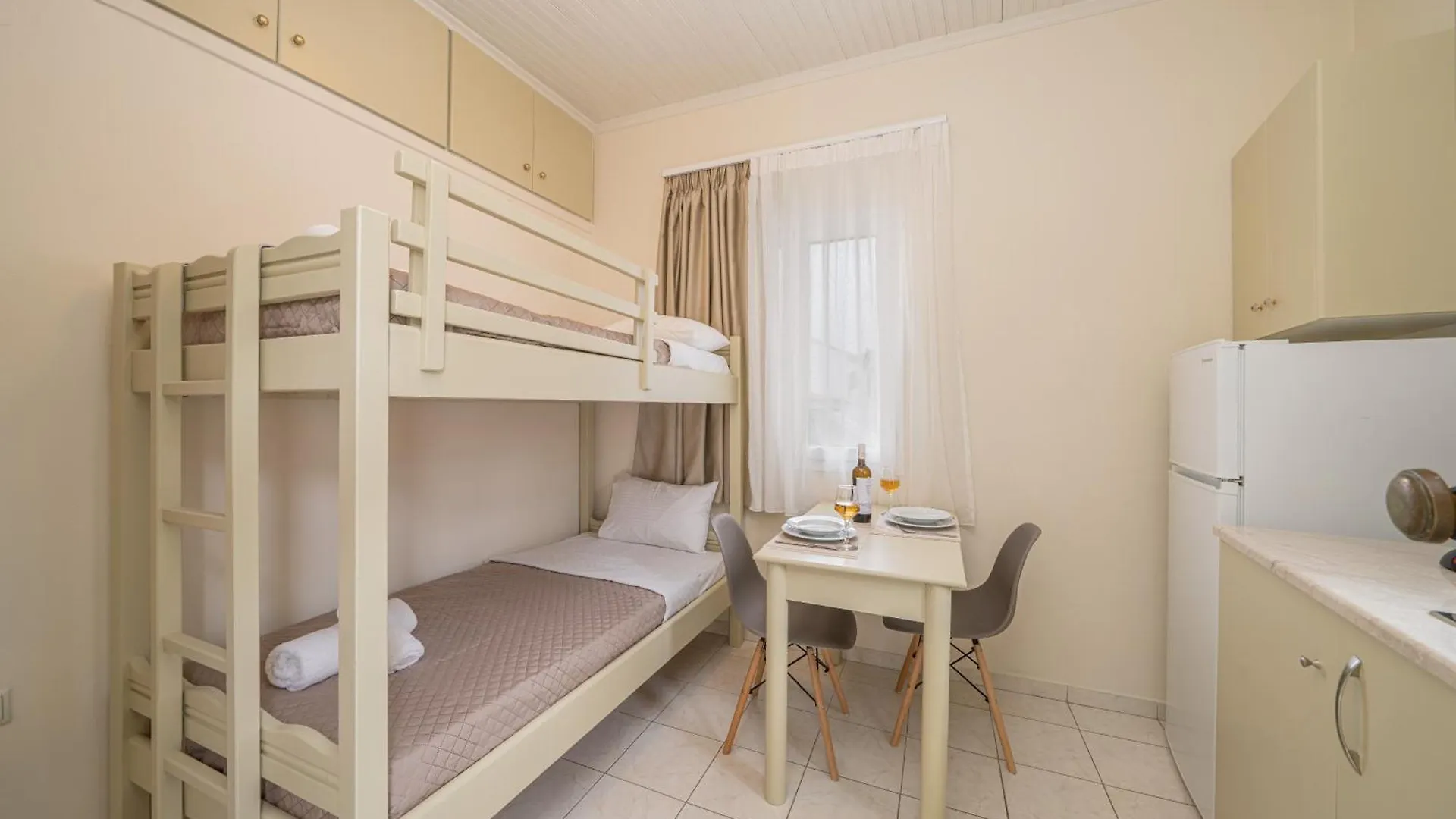 Makis Village-Apartments Agia Efimia 0*,