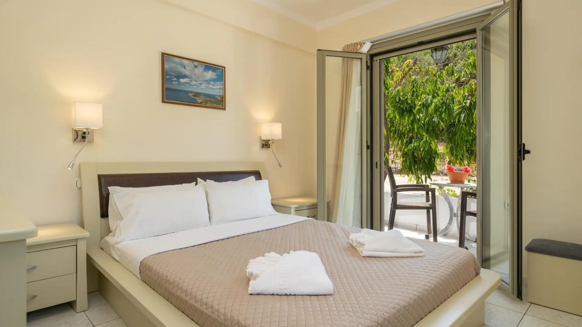 Apartment Makis Village-Apartments Agia Efimia