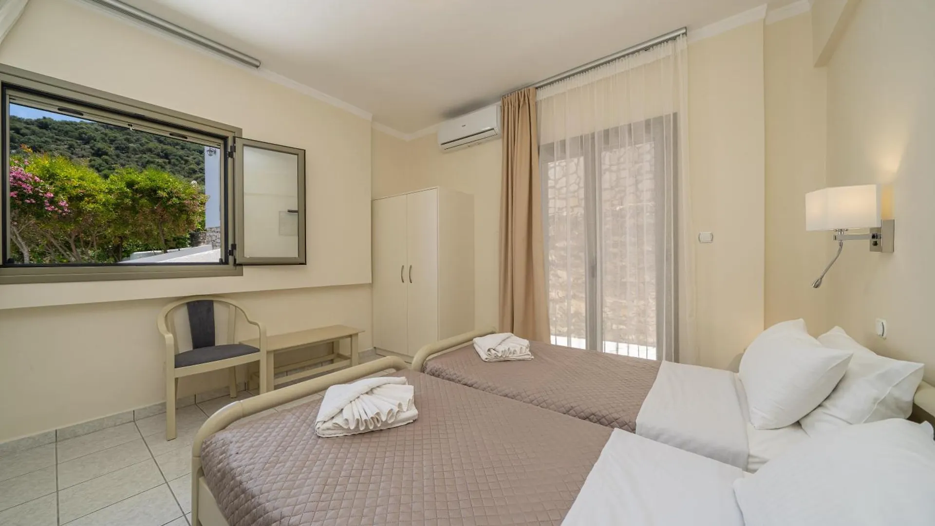 Makis Village-Apartments Agia Efimia Greece