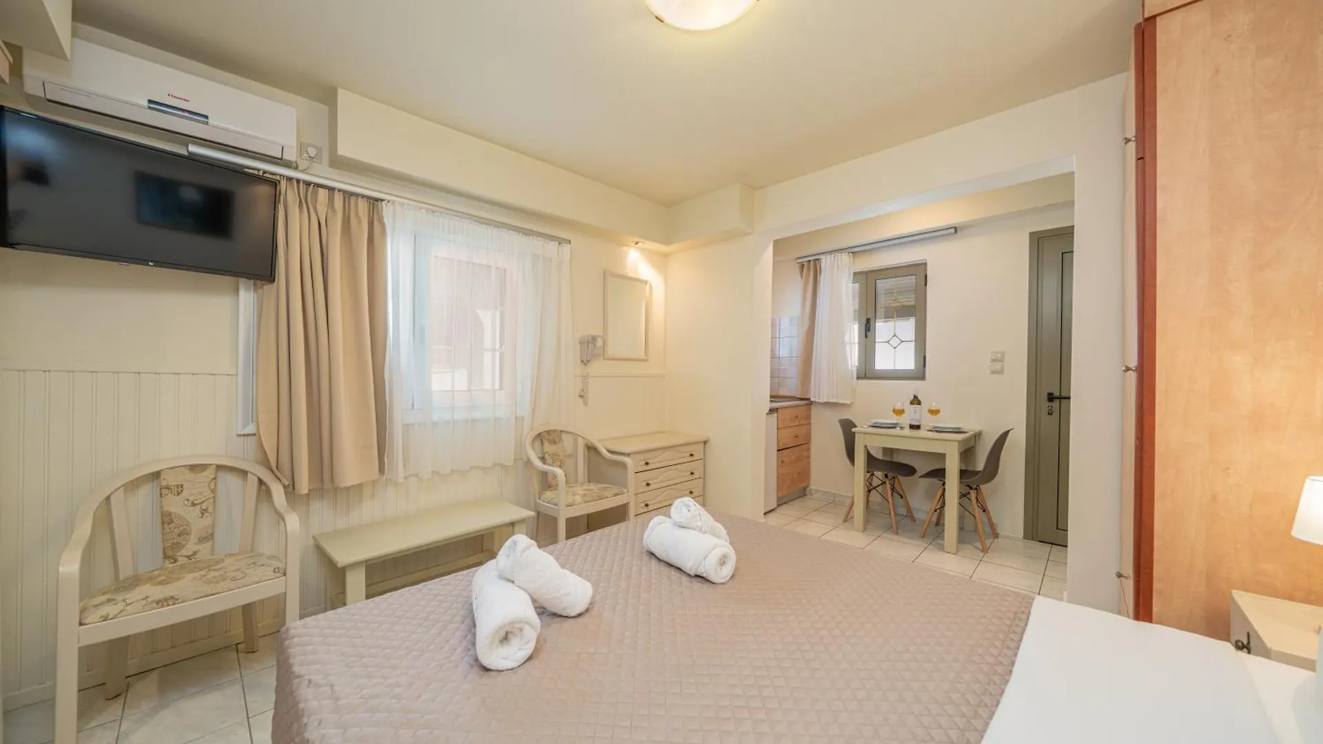 Makis Village-Apartments Agia Efimia 0*,  Greece